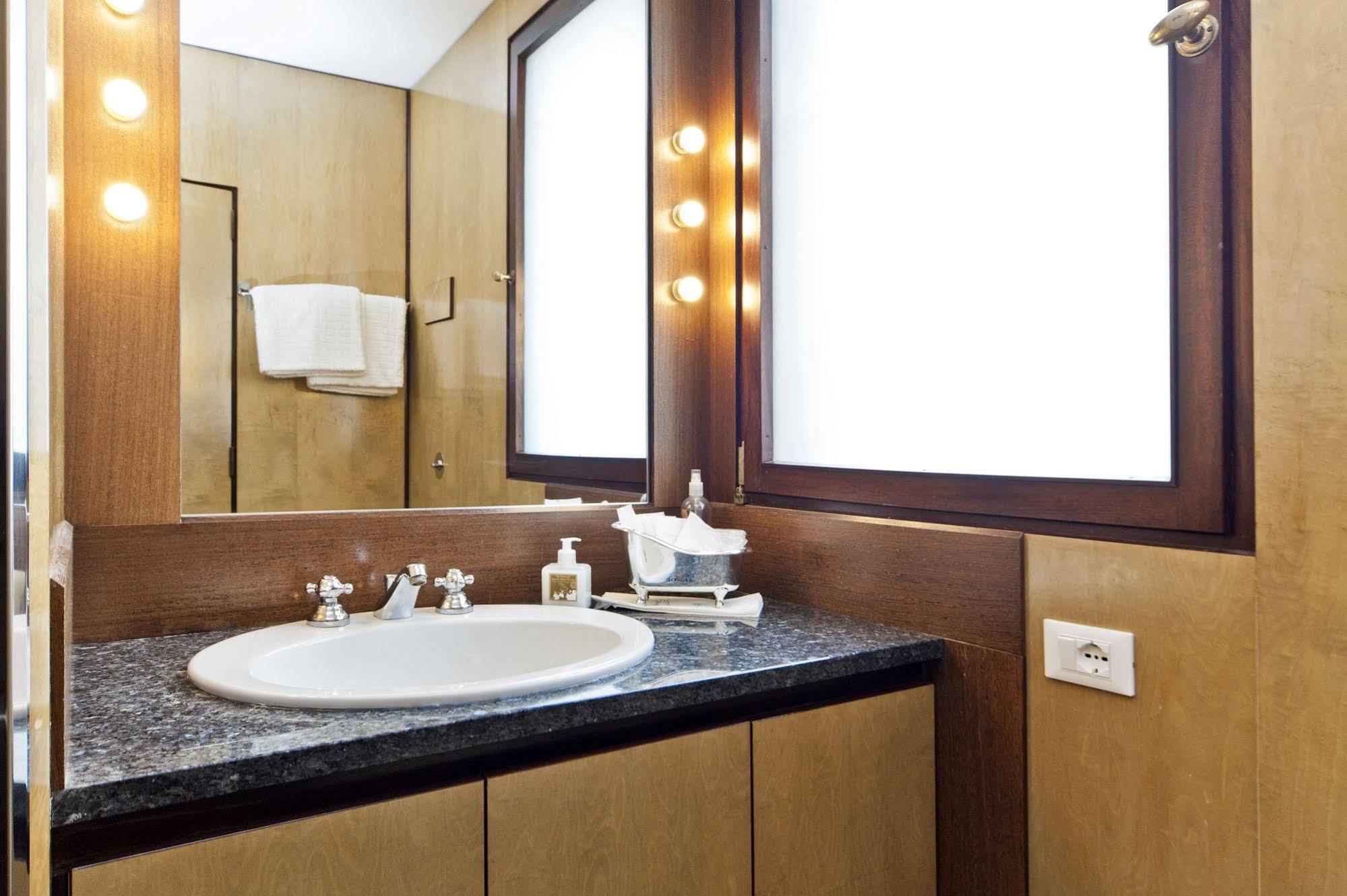 Elegant Terrace Apartment Near Piazza San Marco Last Floor No Lift Veneţia Exterior foto