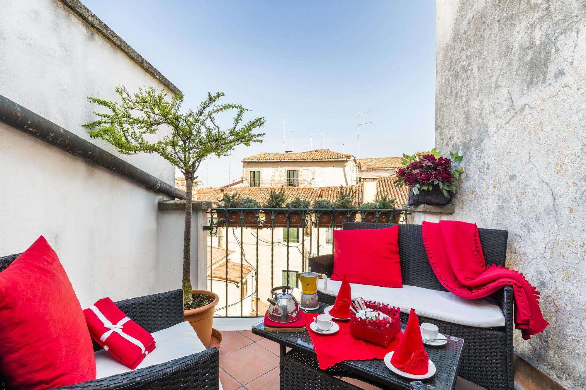 Elegant Terrace Apartment Near Piazza San Marco Last Floor No Lift Veneţia Exterior foto